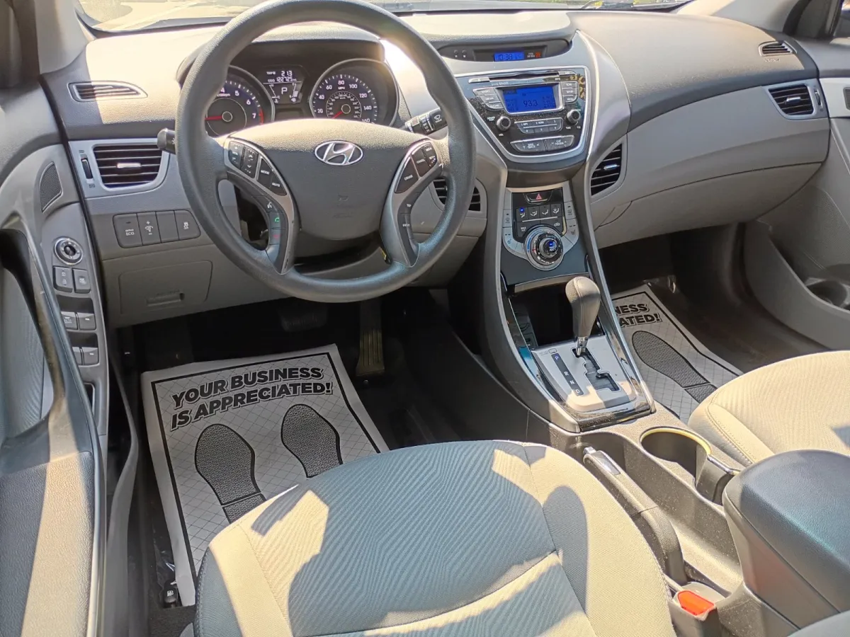 2013 Hyundai Elantra — image 4