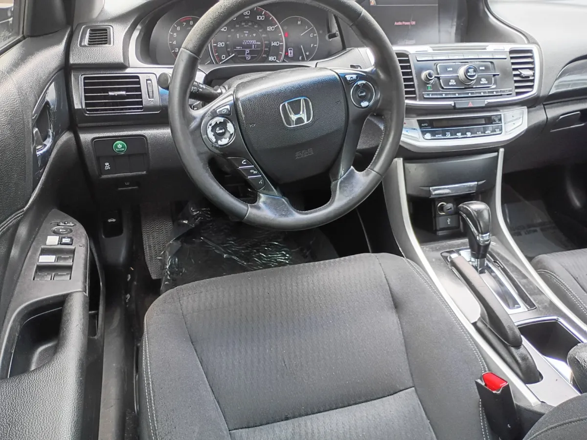 2013 Honda Accord — image 4