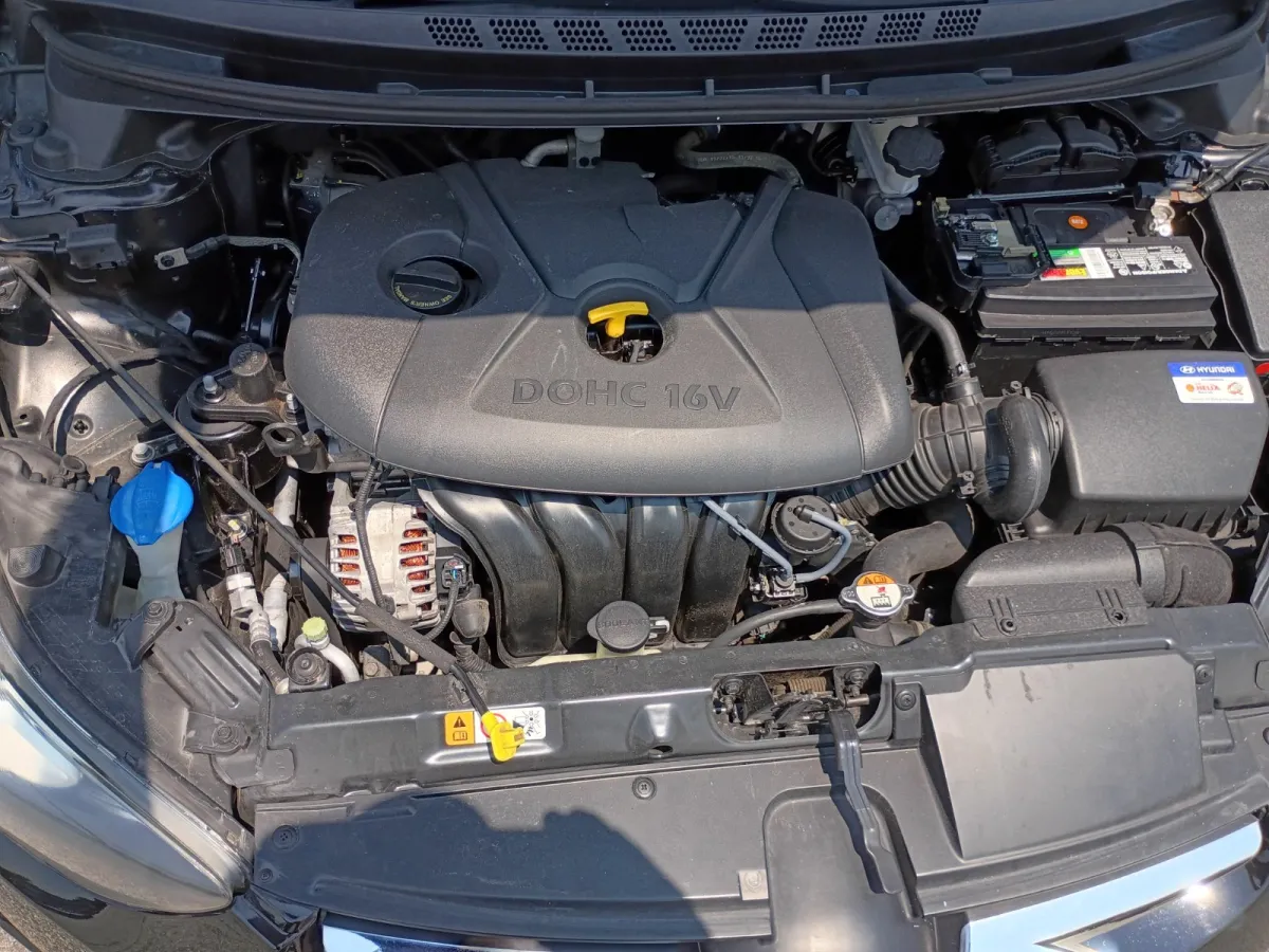 2014 Hyundai Elantra — image 10