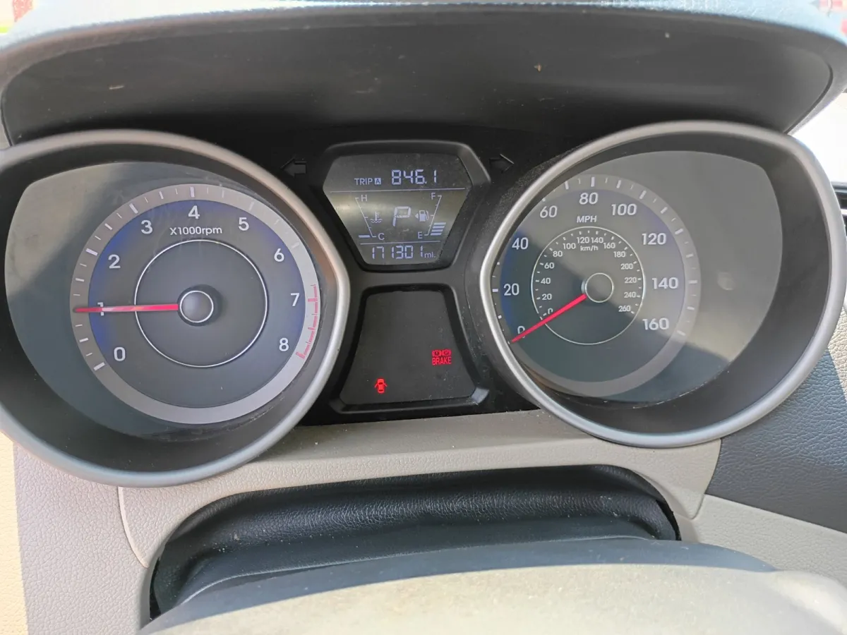 2014 Hyundai Elantra — image 7