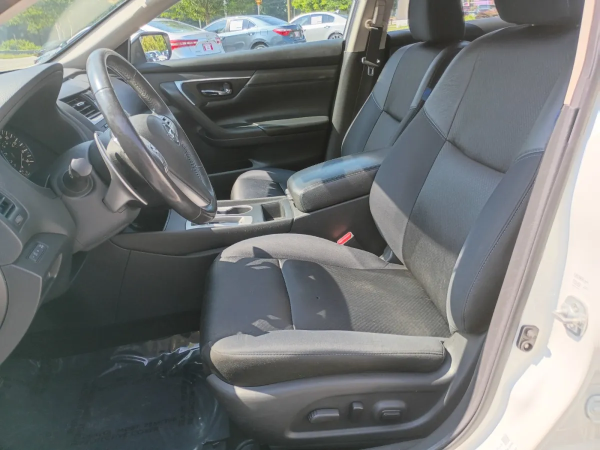 2017 Nissan Altima — image 6