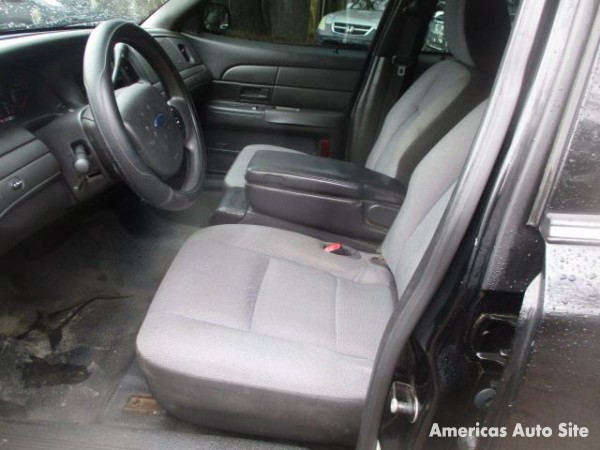 2011 Ford Crown Victoria — image 6