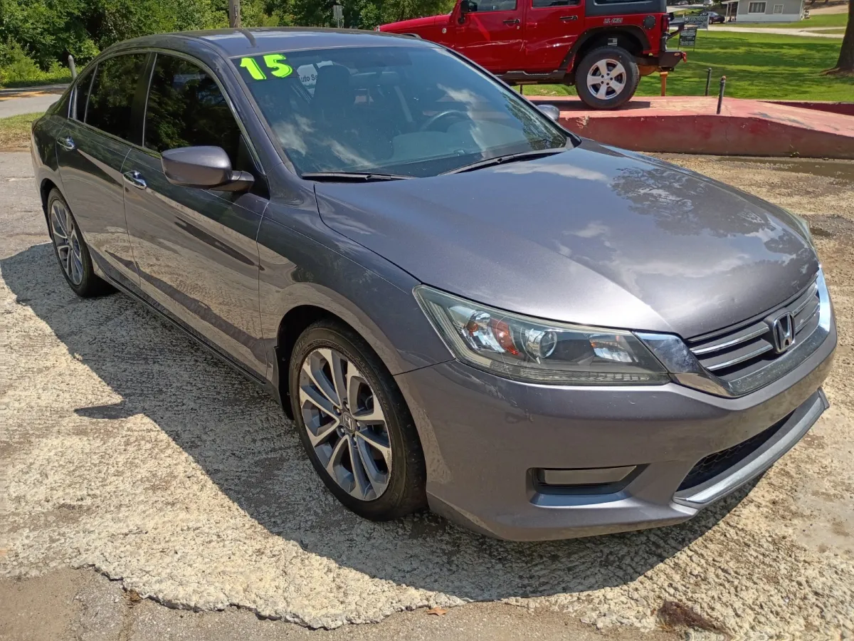2015 Honda Accord — image 2