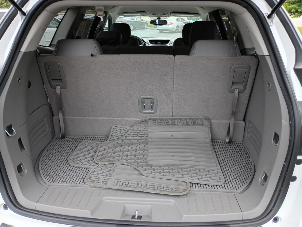 2017 Chevrolet Traverse — image 4