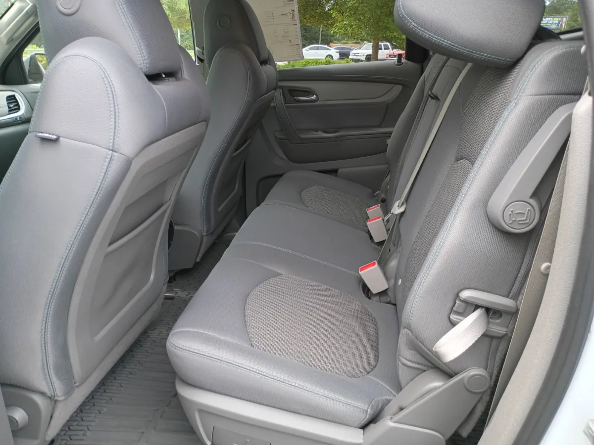 2017 Chevrolet Traverse — image 6