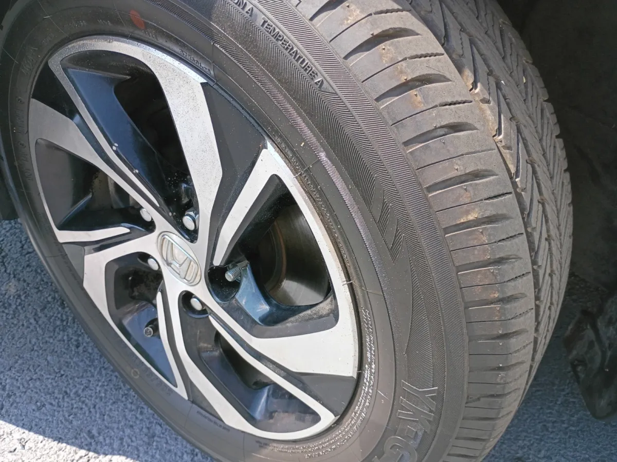 2017 Honda Accord — image 9