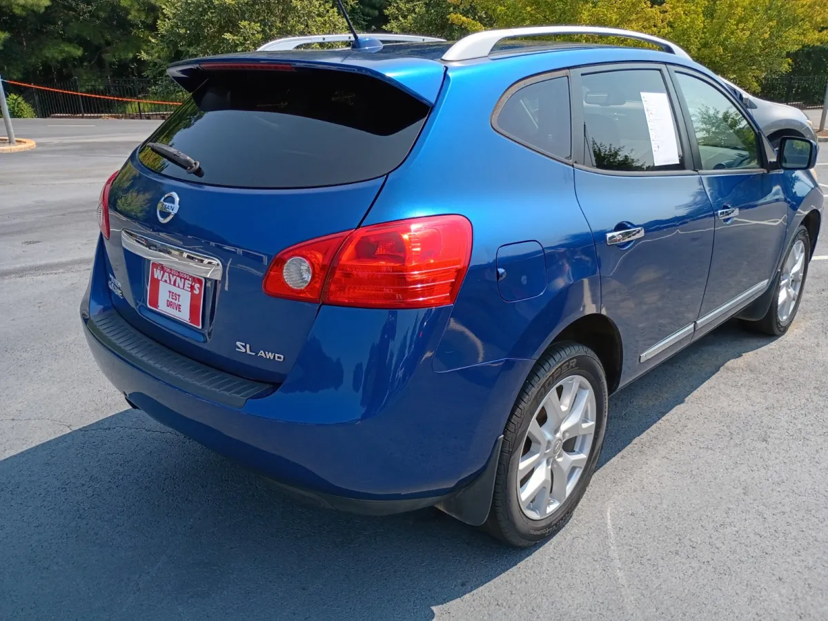 2011 Nissan Rogue — image 3