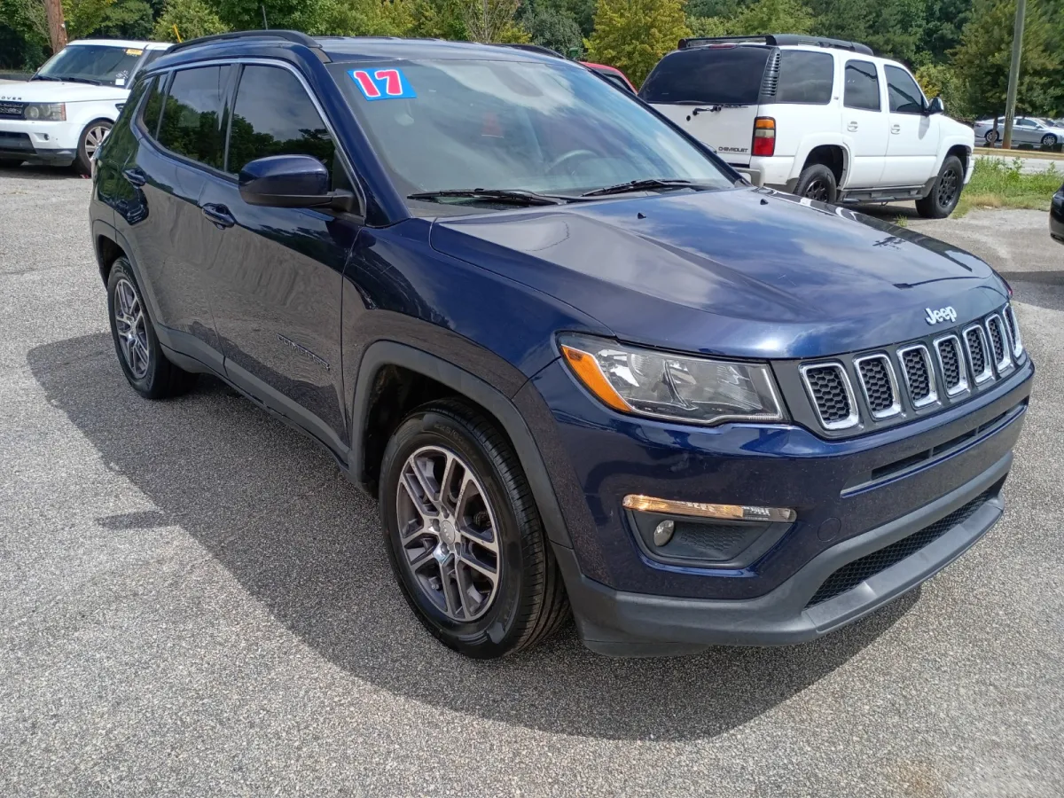 2017 Jeep Compass — image 2