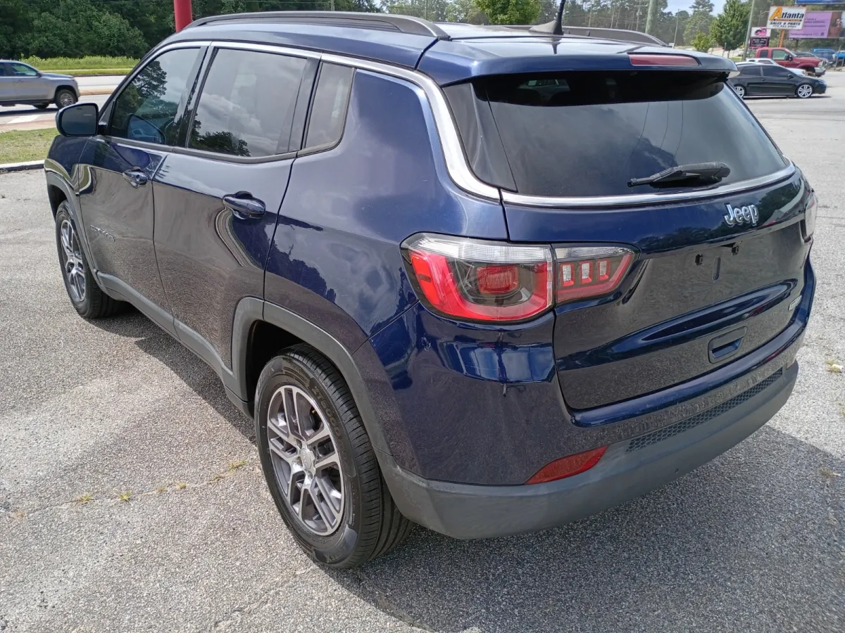 2017 Jeep Compass — image 3