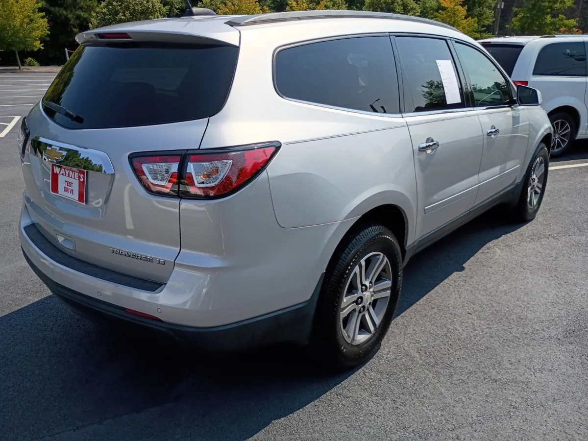 2016 Chevrolet Traverse — image 3