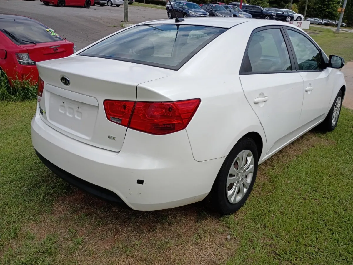 2012 Kia Forte — image 3