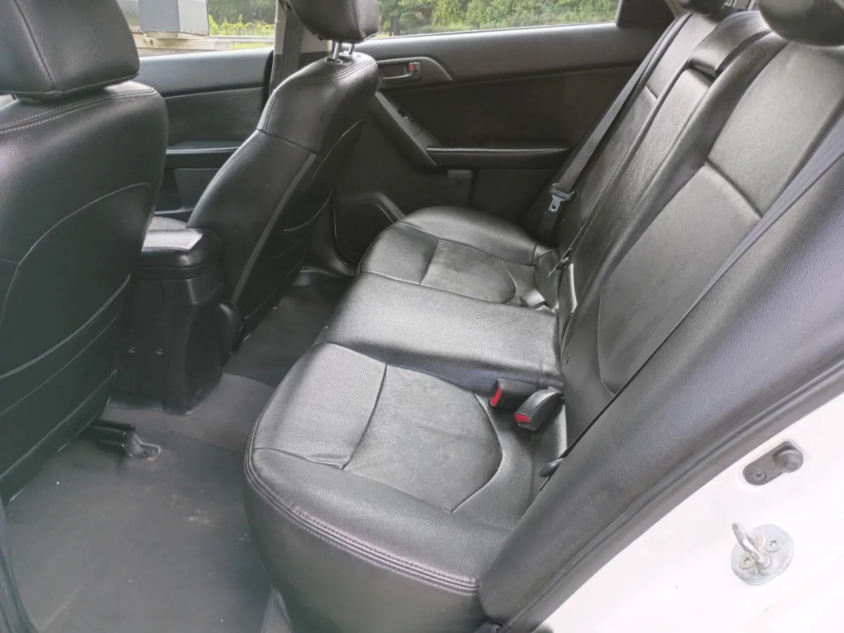 2012 Kia Forte — image 5