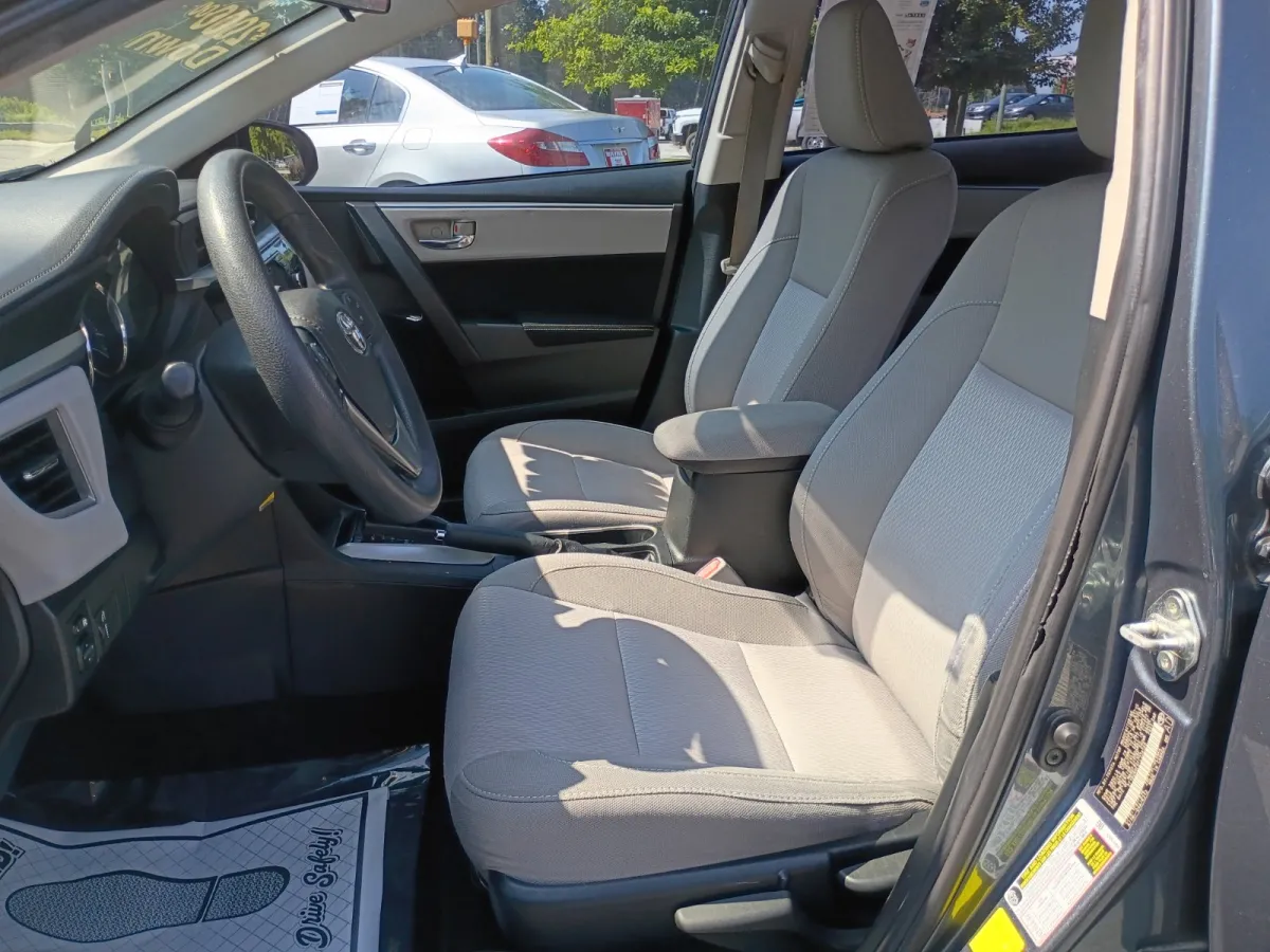 2015 Toyota Corolla — image 6