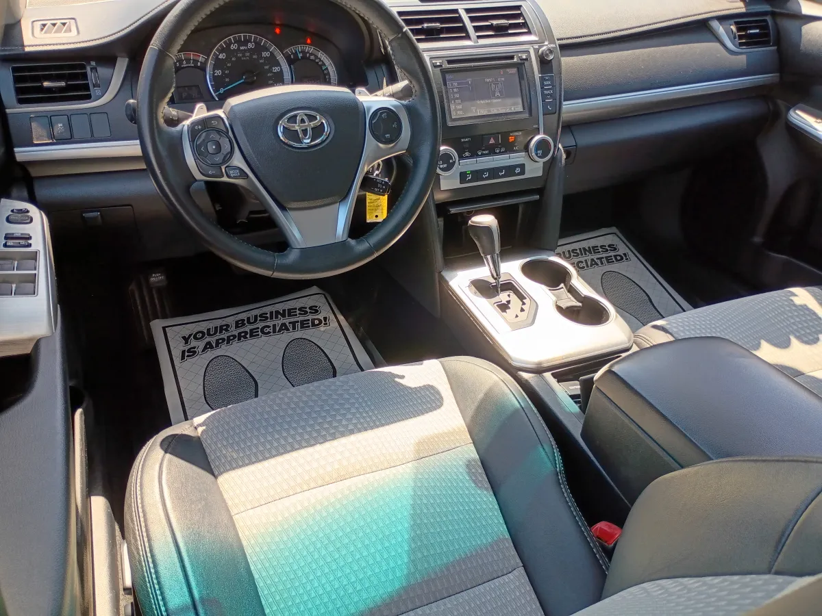 2014 Toyota Camry — image 4