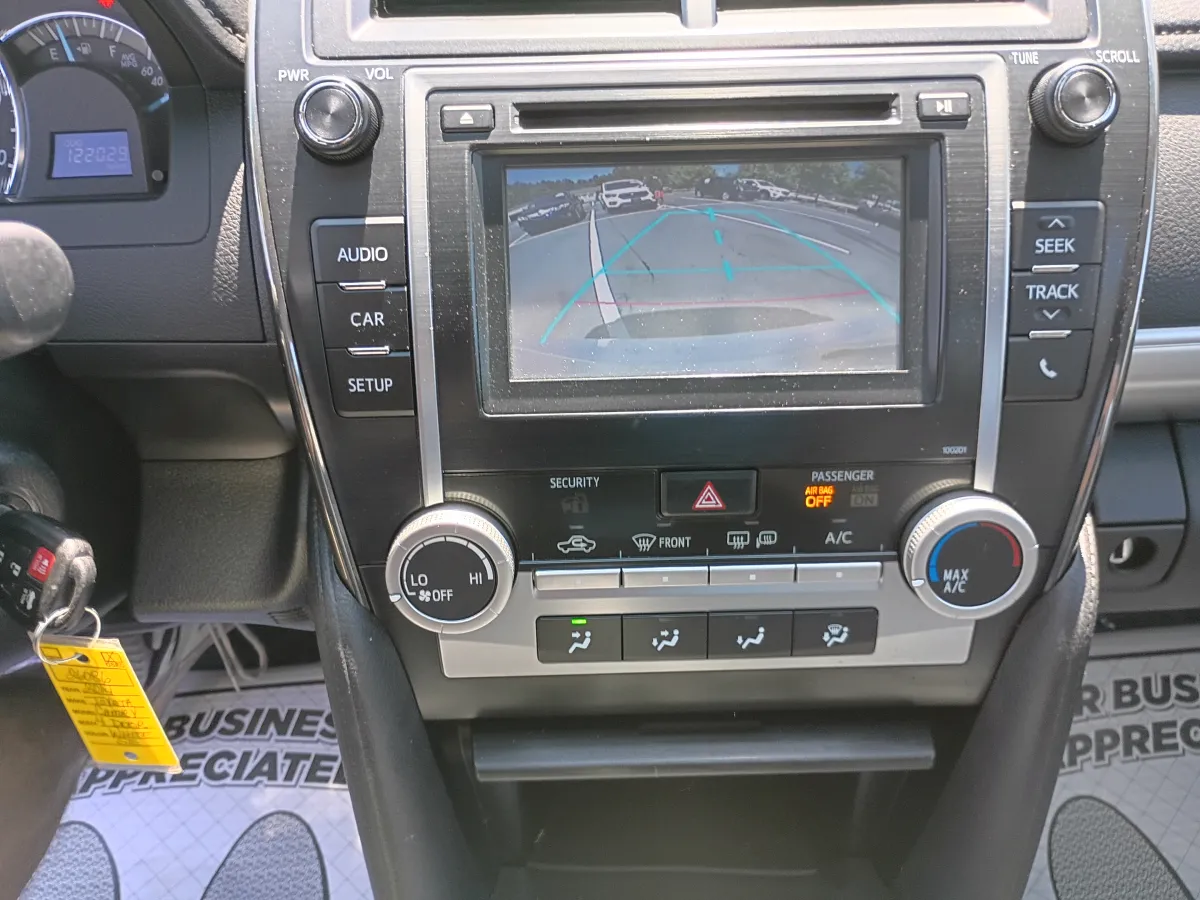 2014 Toyota Camry — image 8