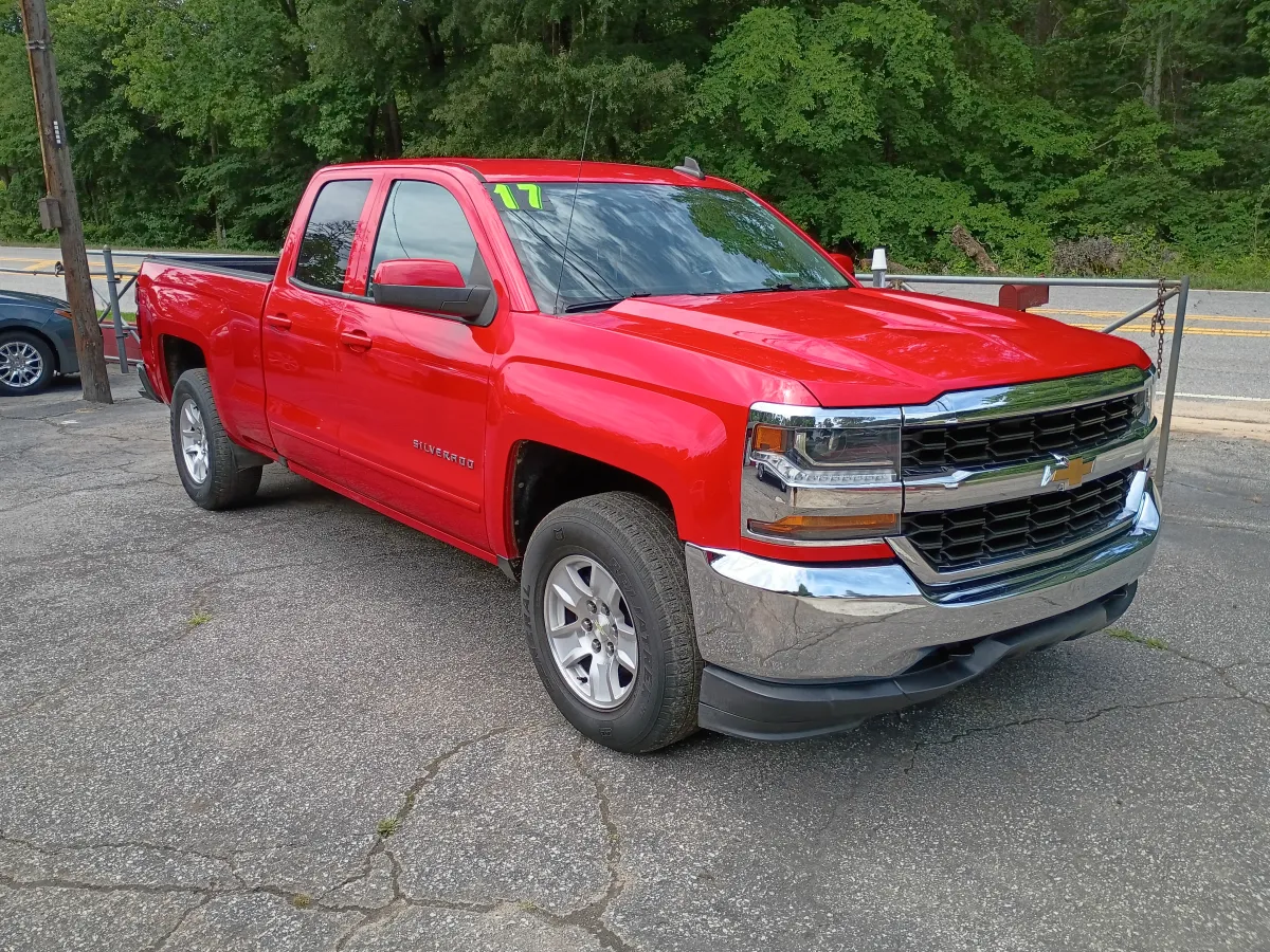 2018 Chevrolet Silverado 1500 — image 2