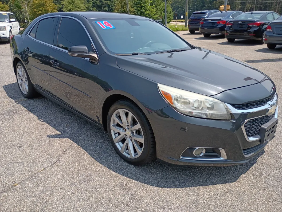 2014 Chevrolet Malibu — image 2