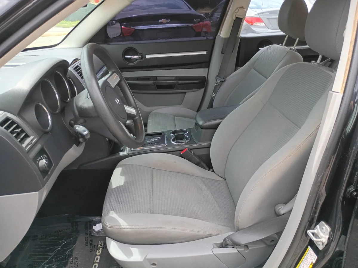2010 Dodge Charger — image 6