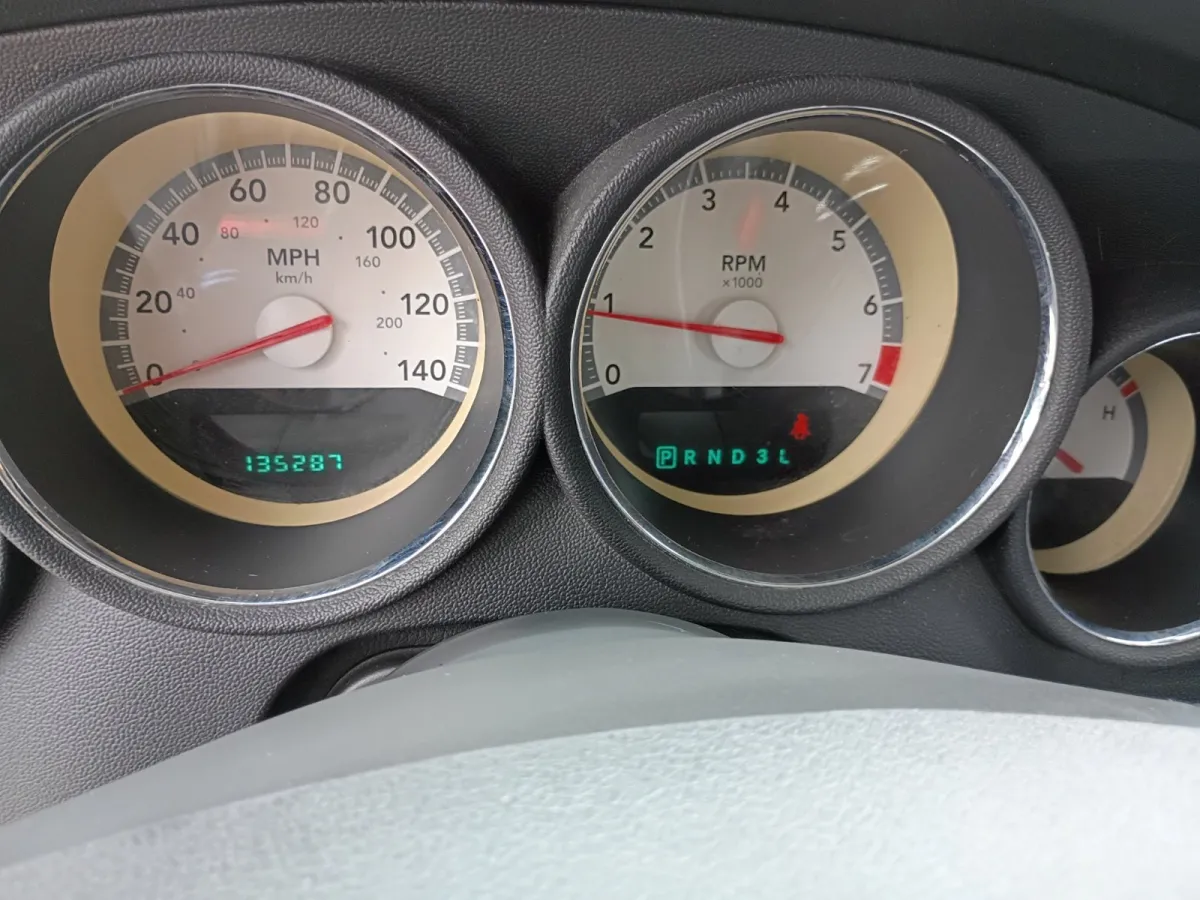2010 Dodge Charger — image 7