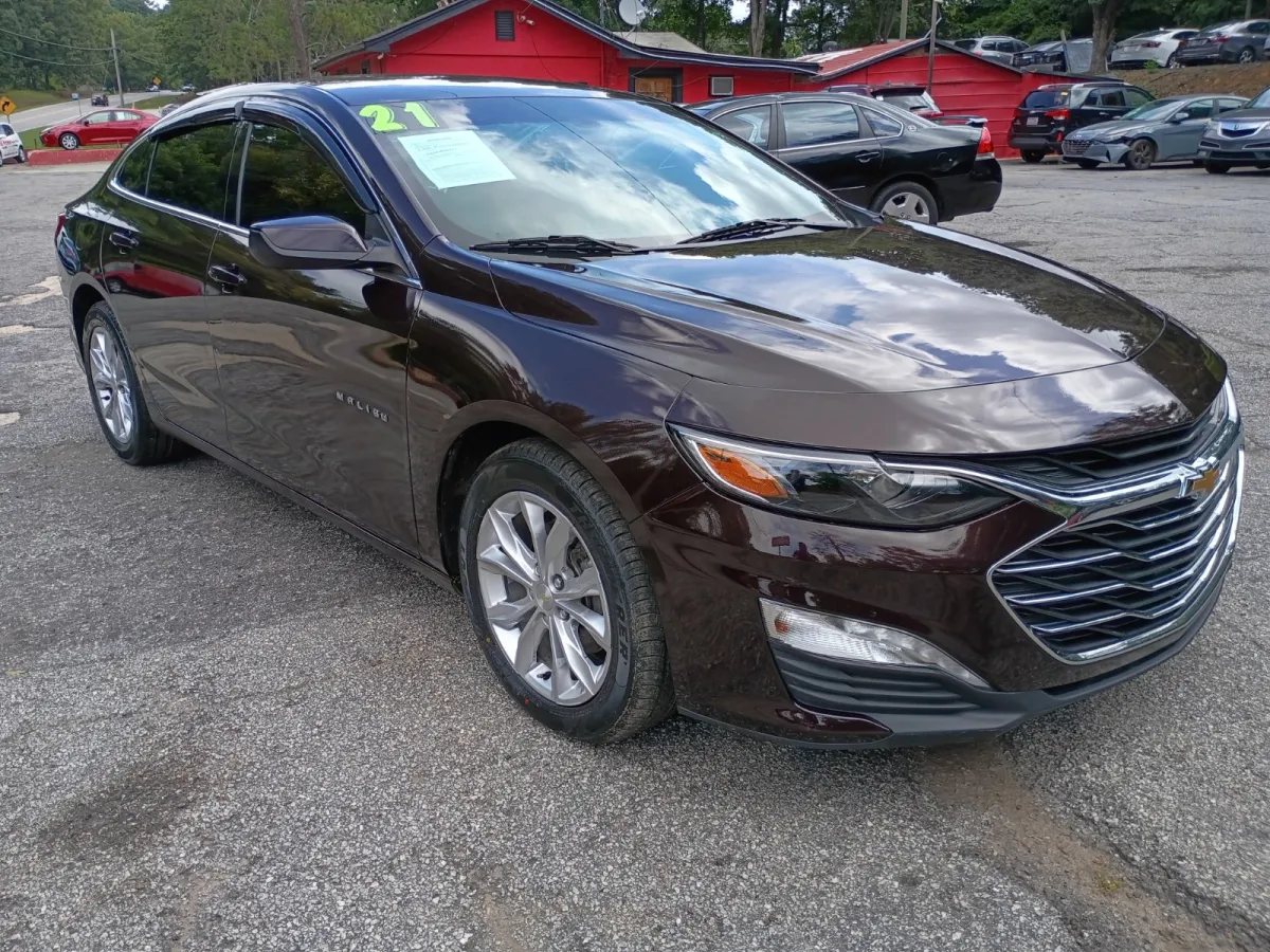 2021 Chevrolet Malibu — image 2