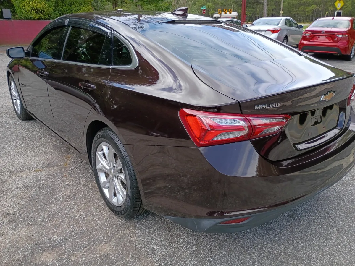 2021 Chevrolet Malibu — image 3